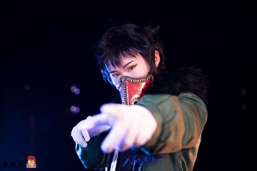 001