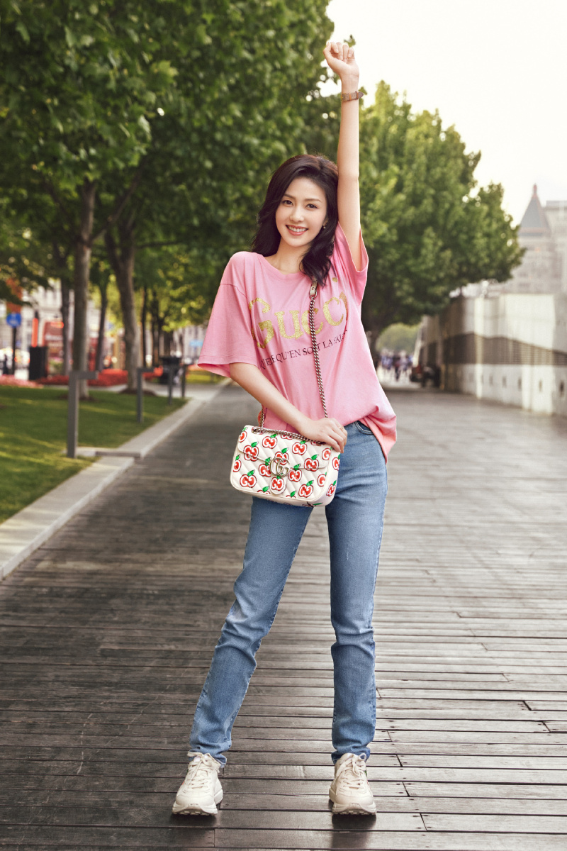 演员白鹿来自微博欢娱影视