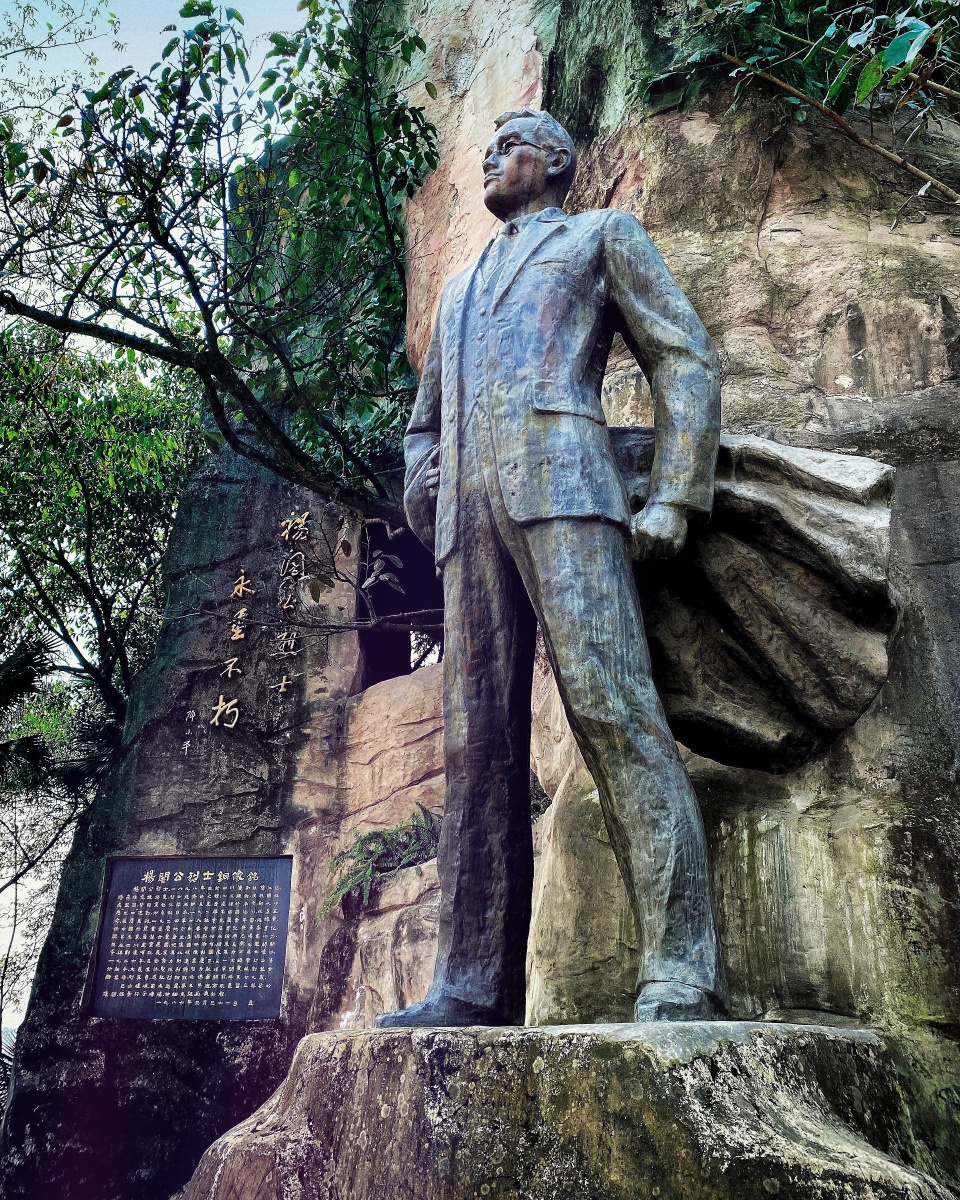 烈士塑像 - 人参婆婆 - 图虫