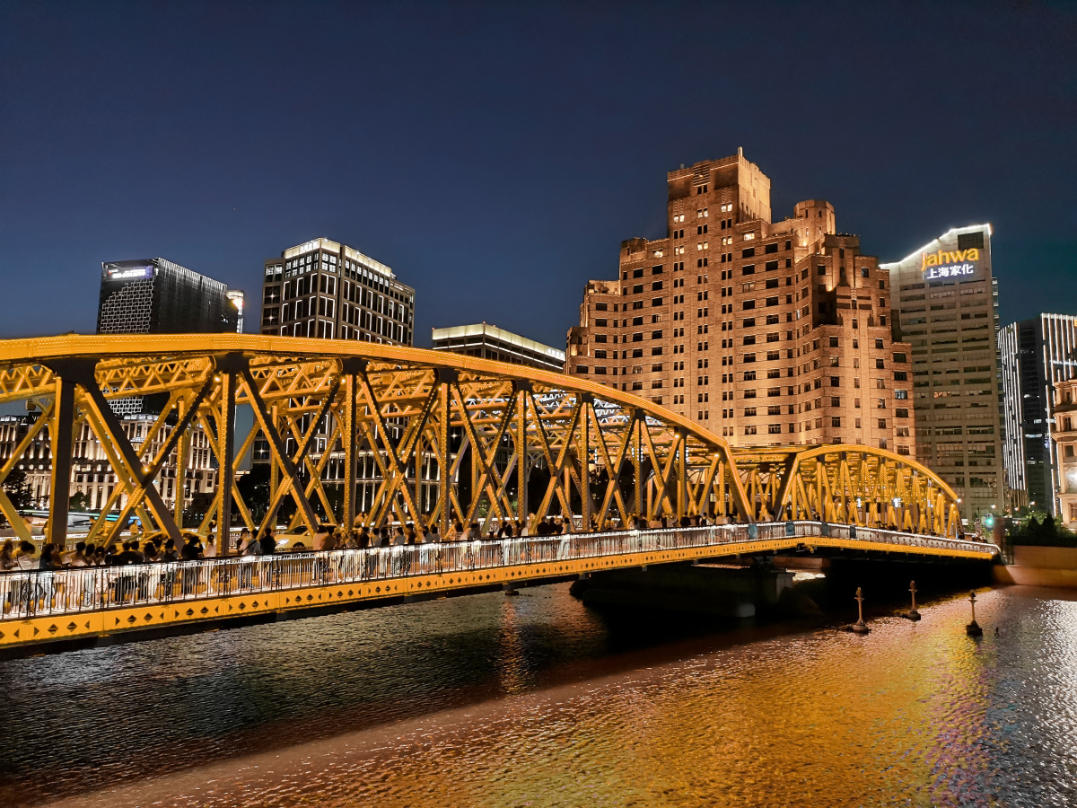 外白渡桥外白渡桥是上海市境内连接黄浦区与虹口区的过河通道位于苏州