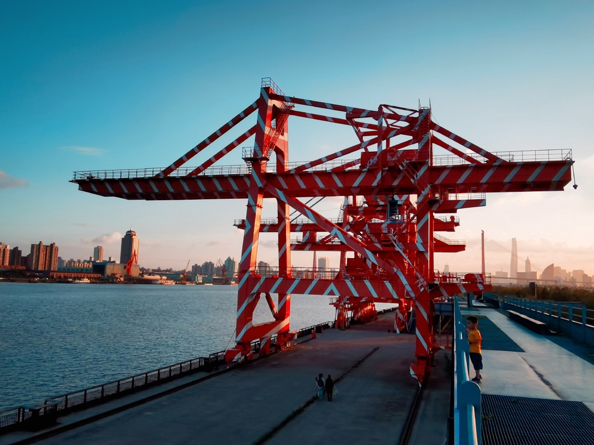 英姿依然(摄于上海杨浦滨江工业遗址)