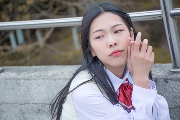 001