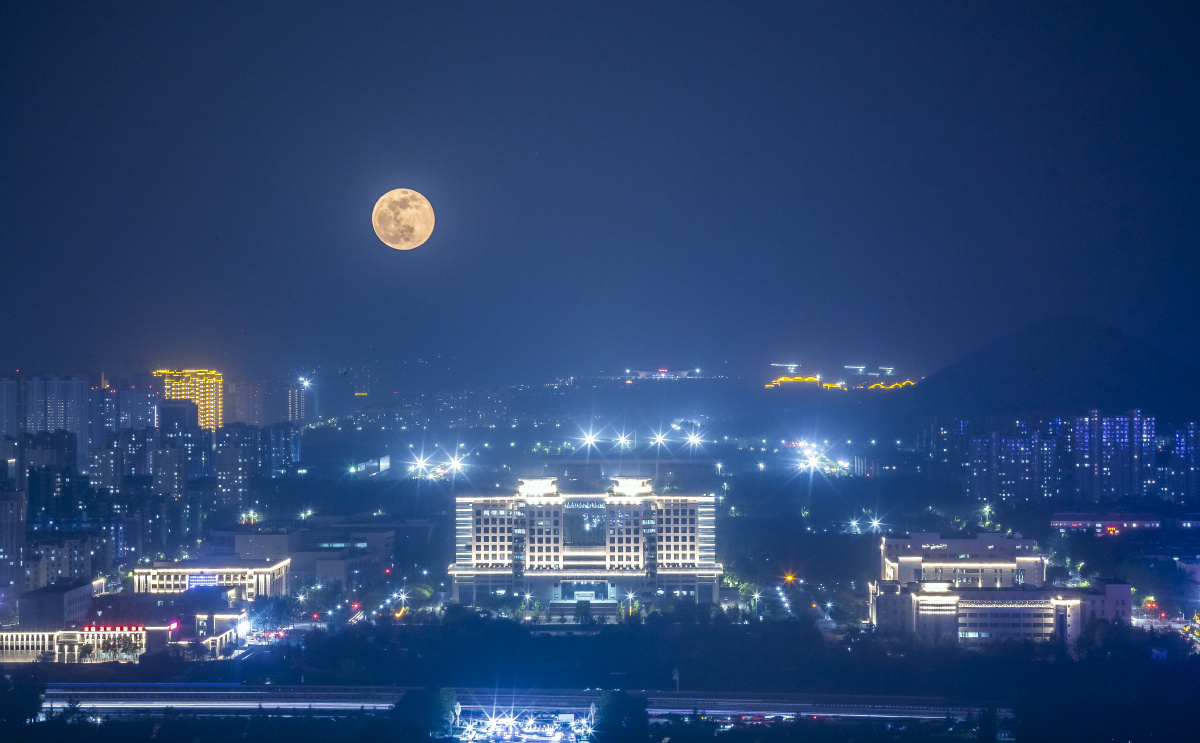 20214月27日超级月亮