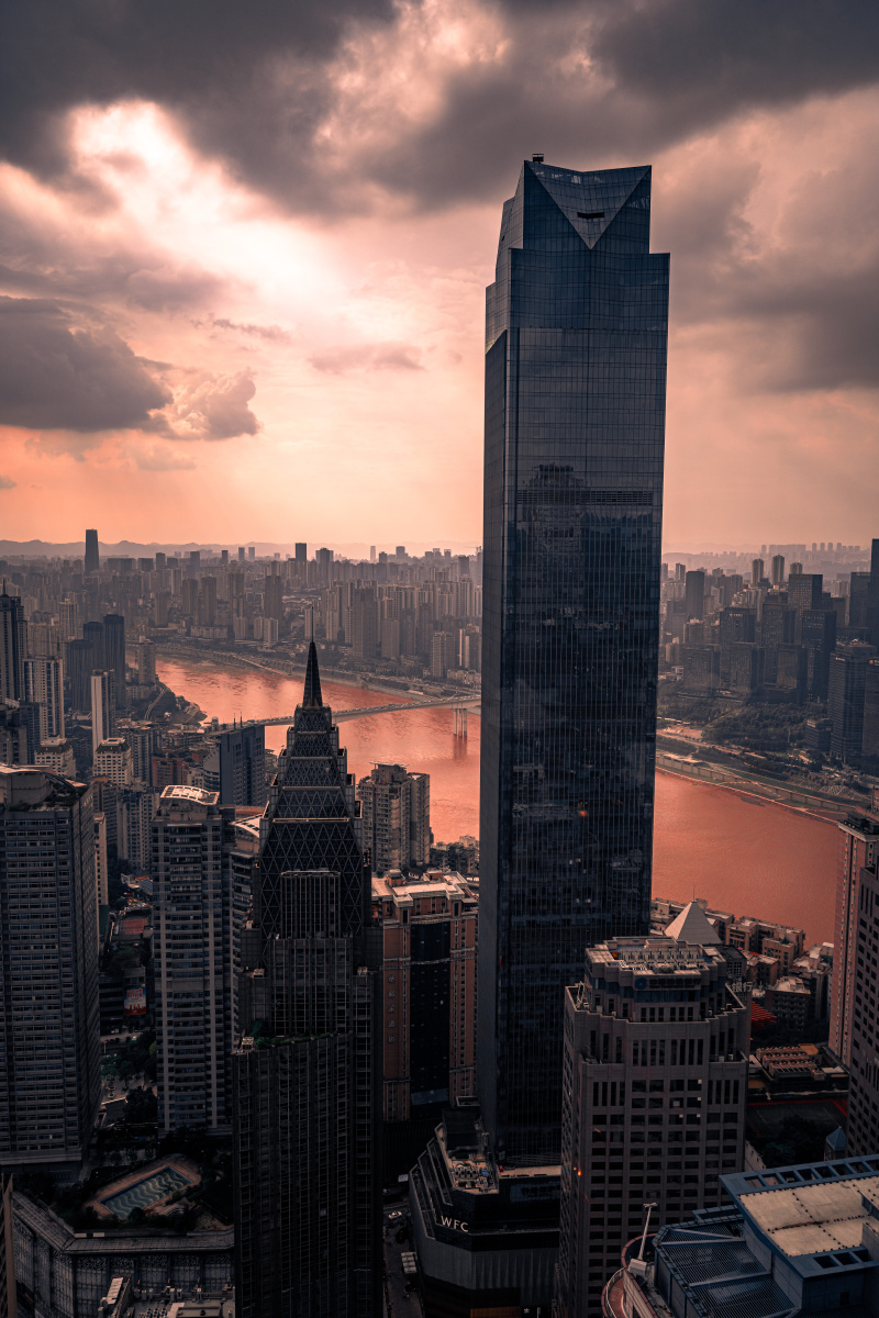 渝中半岛肆意生长的摩天大楼