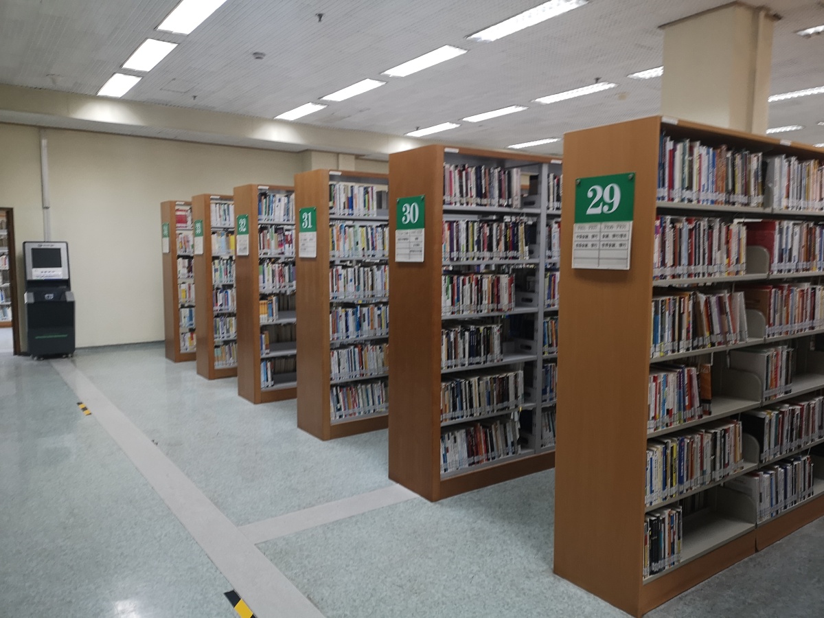 到山东省图书馆读书