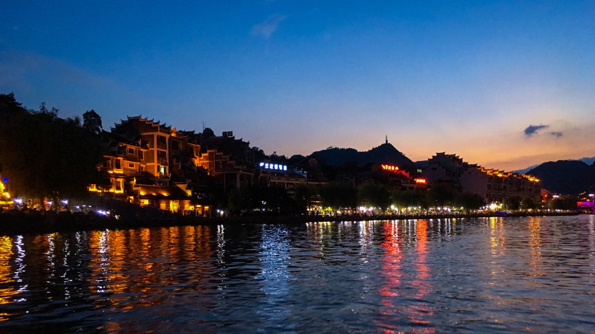 镇远古镇夜游舞阳河