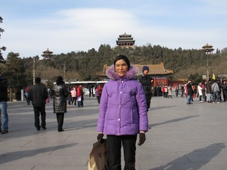 2010年母亲在北京北海公园