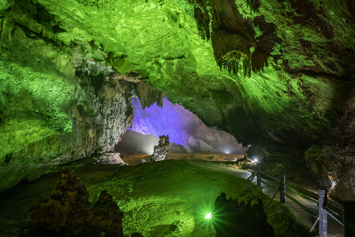 广西南宁金伦洞