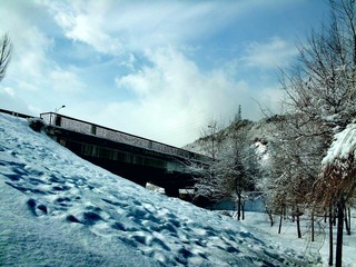 464979
