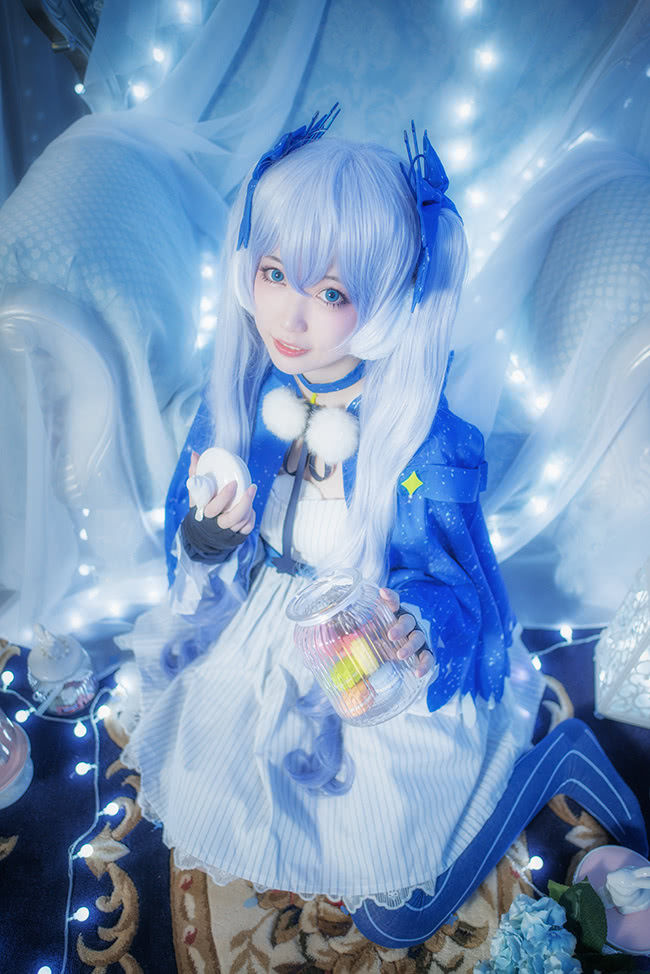 动漫美女模特装扮二次元蓝色精灵