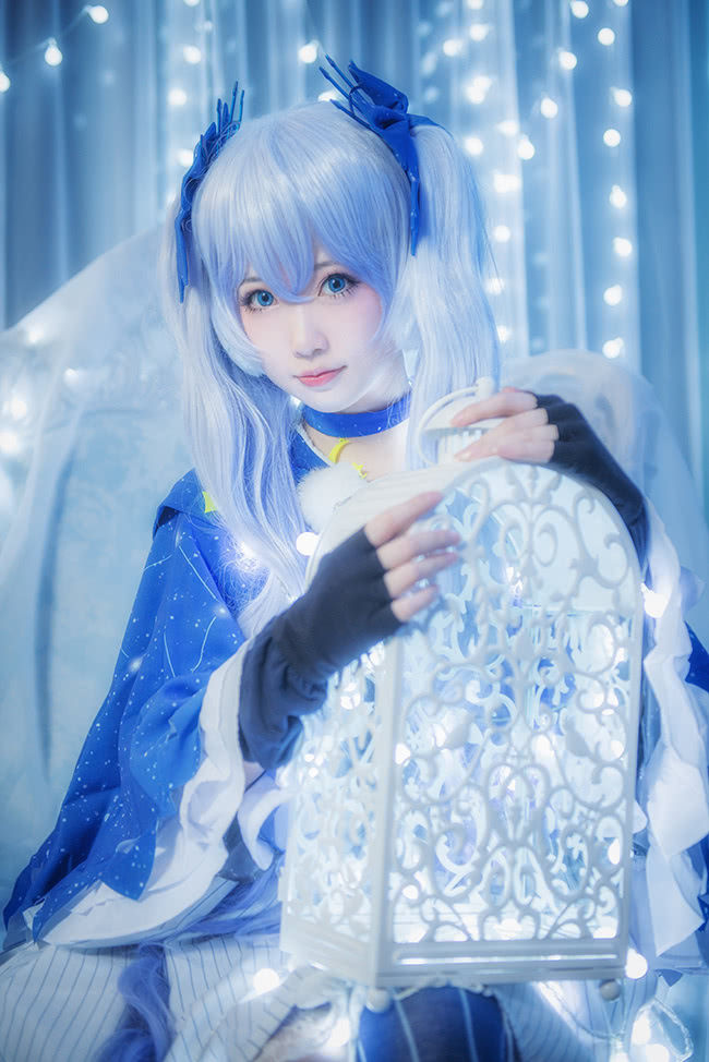 动漫美女模特装扮二次元蓝色精灵