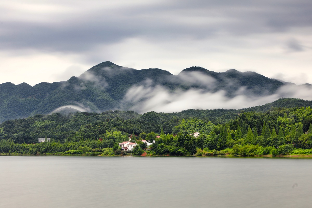 远山如黛近水含烟摄于蕉溪万丰湖