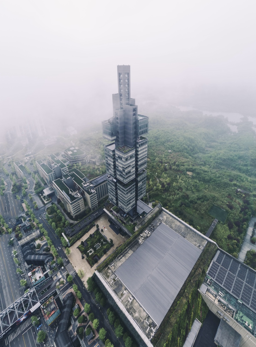 雾中贵阳201大楼