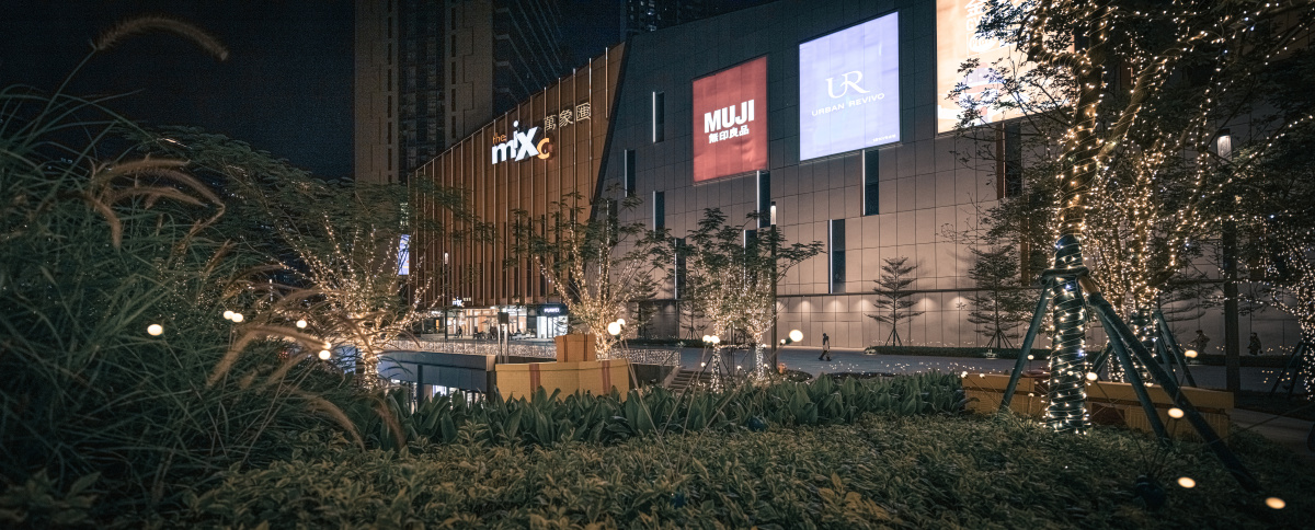 南宁五象万象汇的夜景和萤火虫灯值得一拍哦