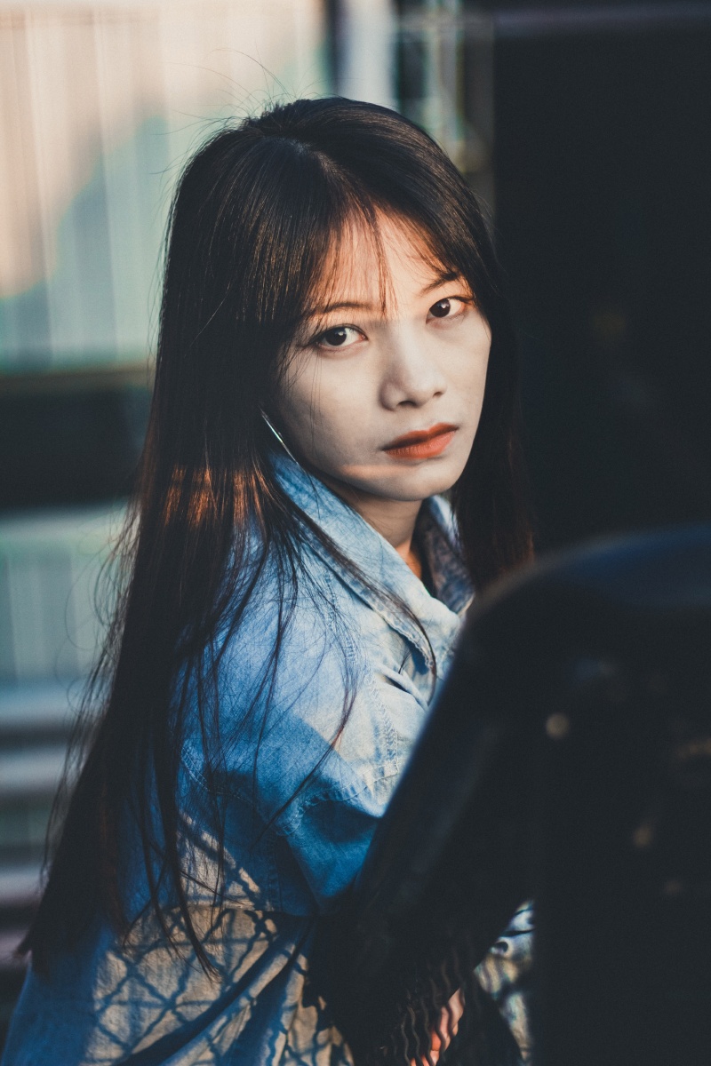 偏暖暗部偏冷且没有近景人物图片人物近景近景人物图片学校samalive