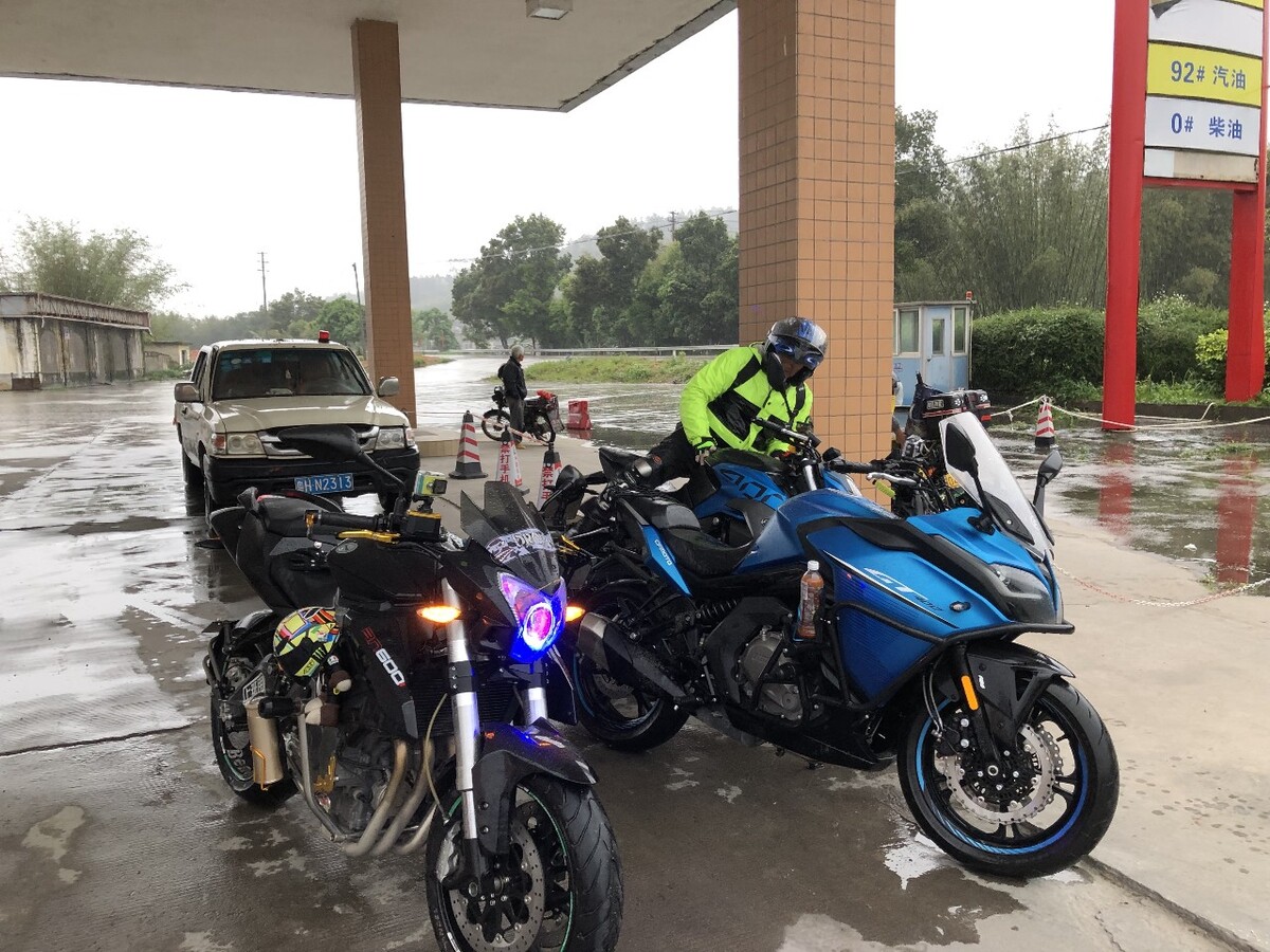 国内驾照普吉岛骑摩托车