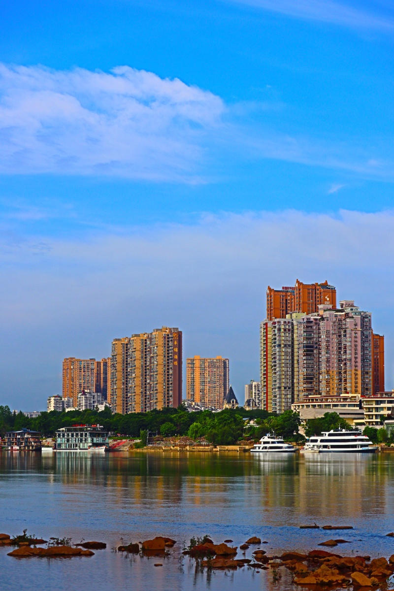嘉陵江边夏如春摄于四川南充