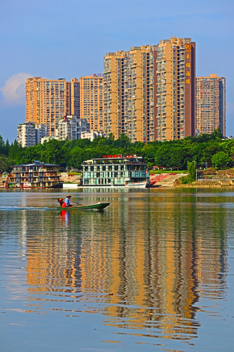 嘉陵江边夏如春摄于四川南充