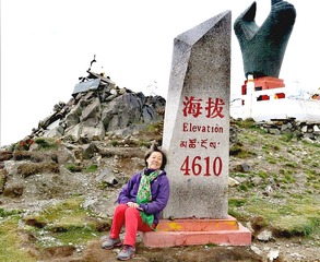 910766