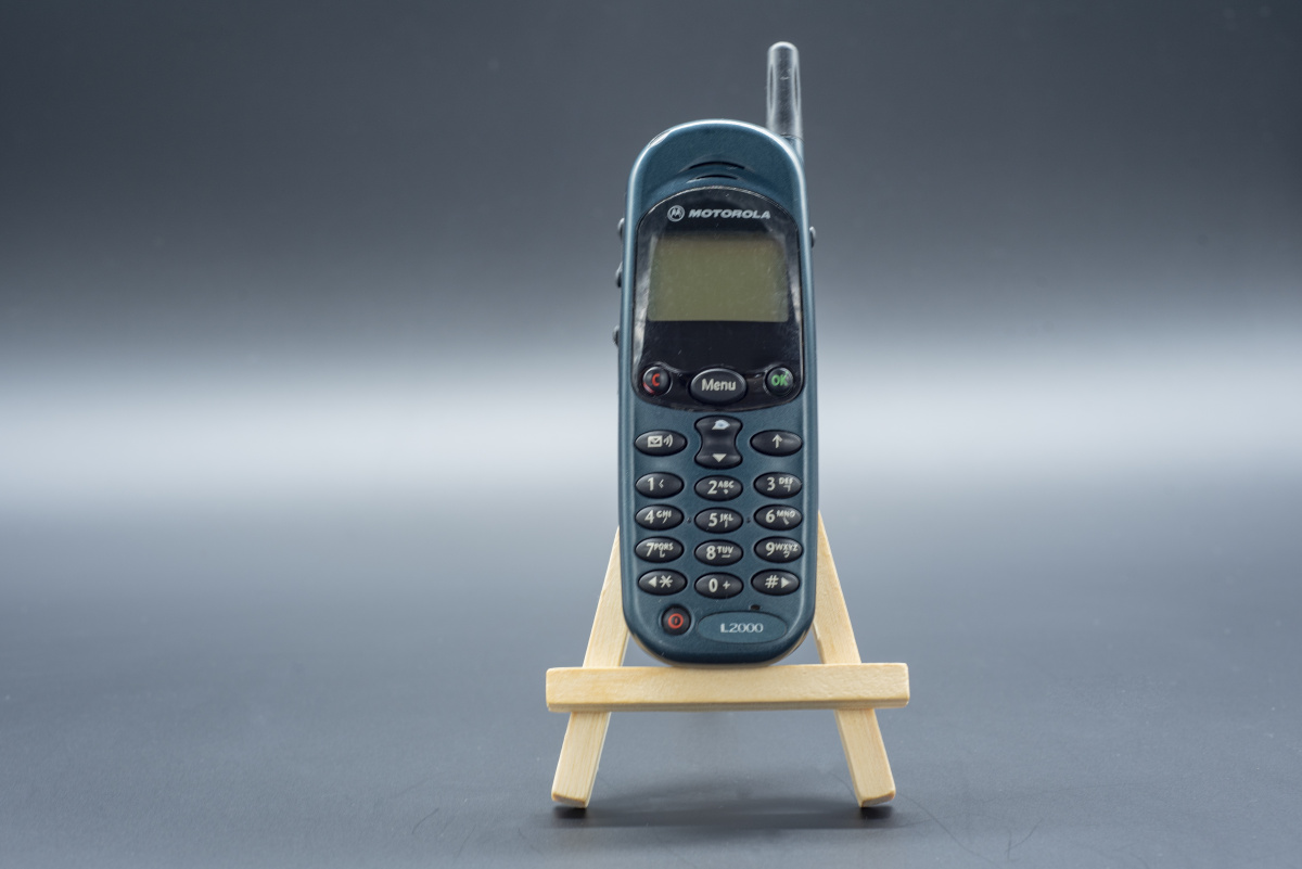 20多年的摩托罗拉l2000竟然可以正常接打电话
