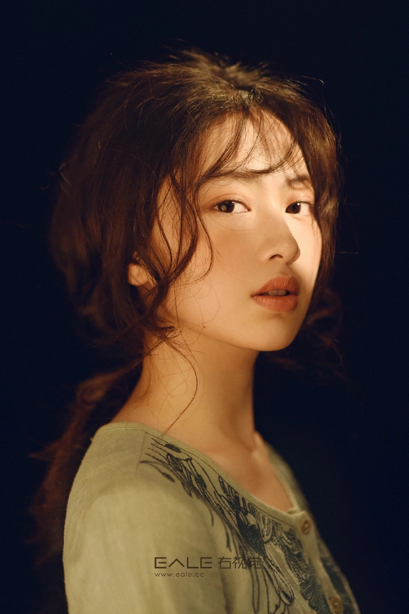 夏颜复古人像大片 摄影:eale老秘(右视觉)出镜:刘钰骅轩灯光:辉哥(右