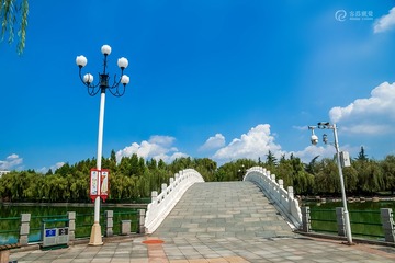4736384