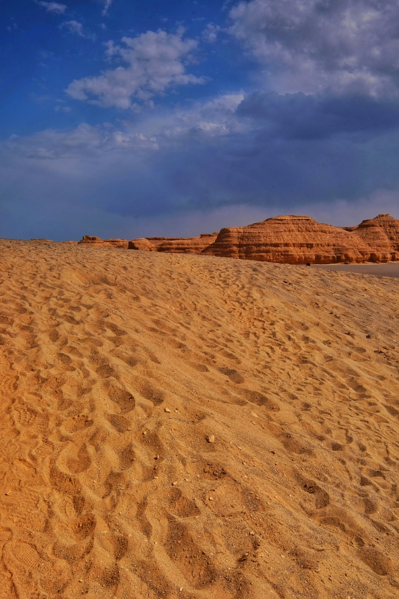 甘肃丹雅魔鬼城 - 糖六七