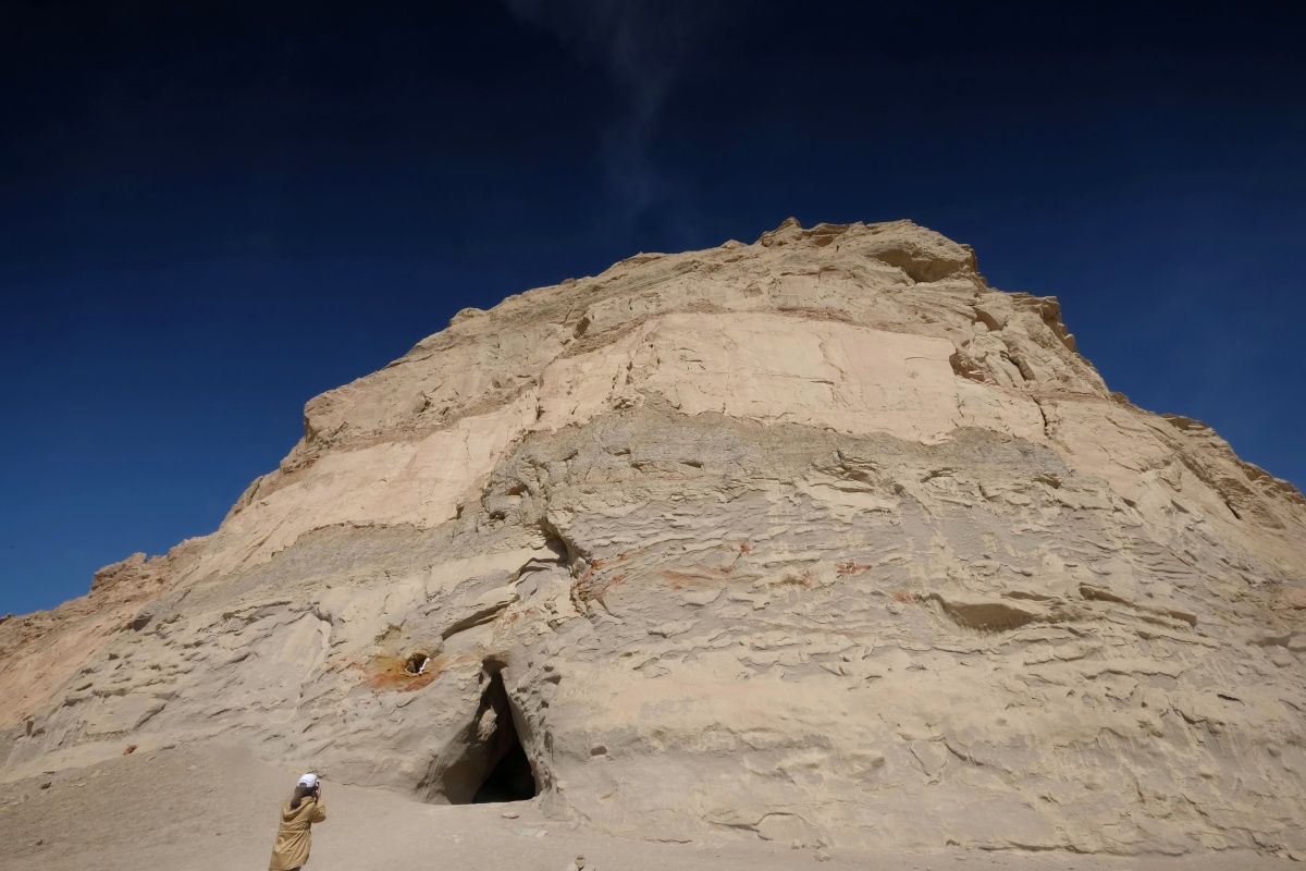 青海托素湖边外星人遗址