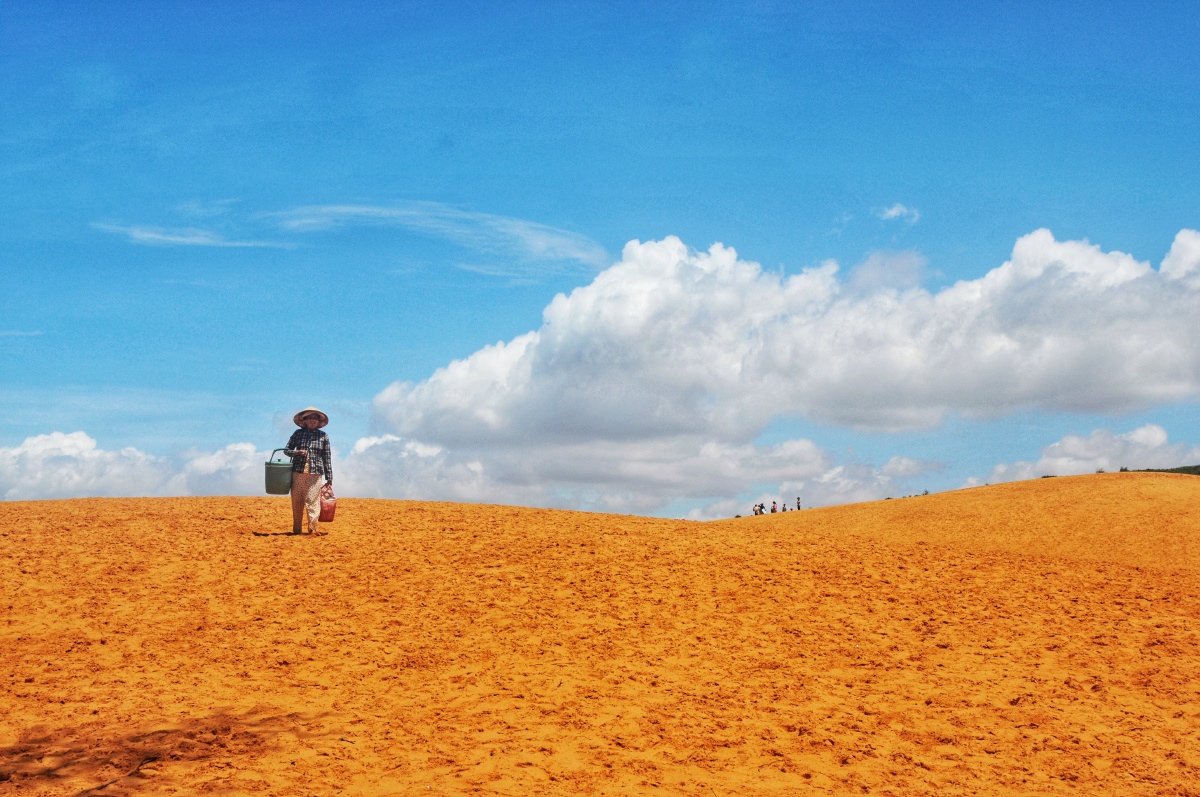 越南美奈海边沙漠