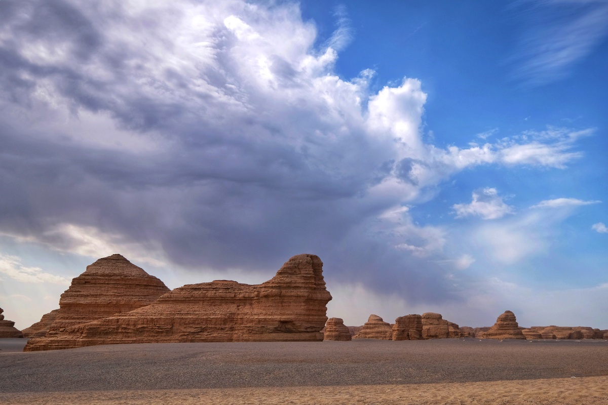 甘肃丹雅魔鬼城 - 糖六七