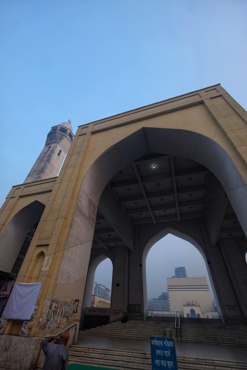 穆卡拉姆清真寺:达卡被称为"清真寺之城",市内有800多座清真寺,主要有