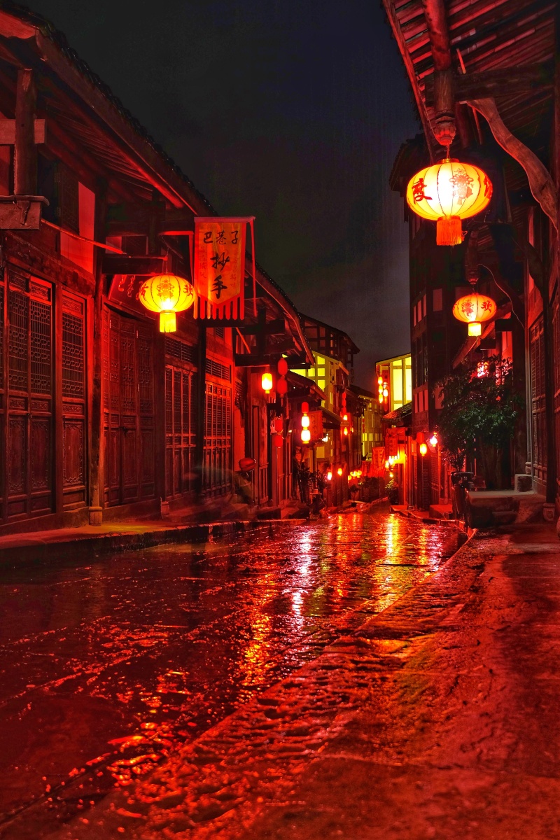 重庆铜梁安居古镇的雨夜