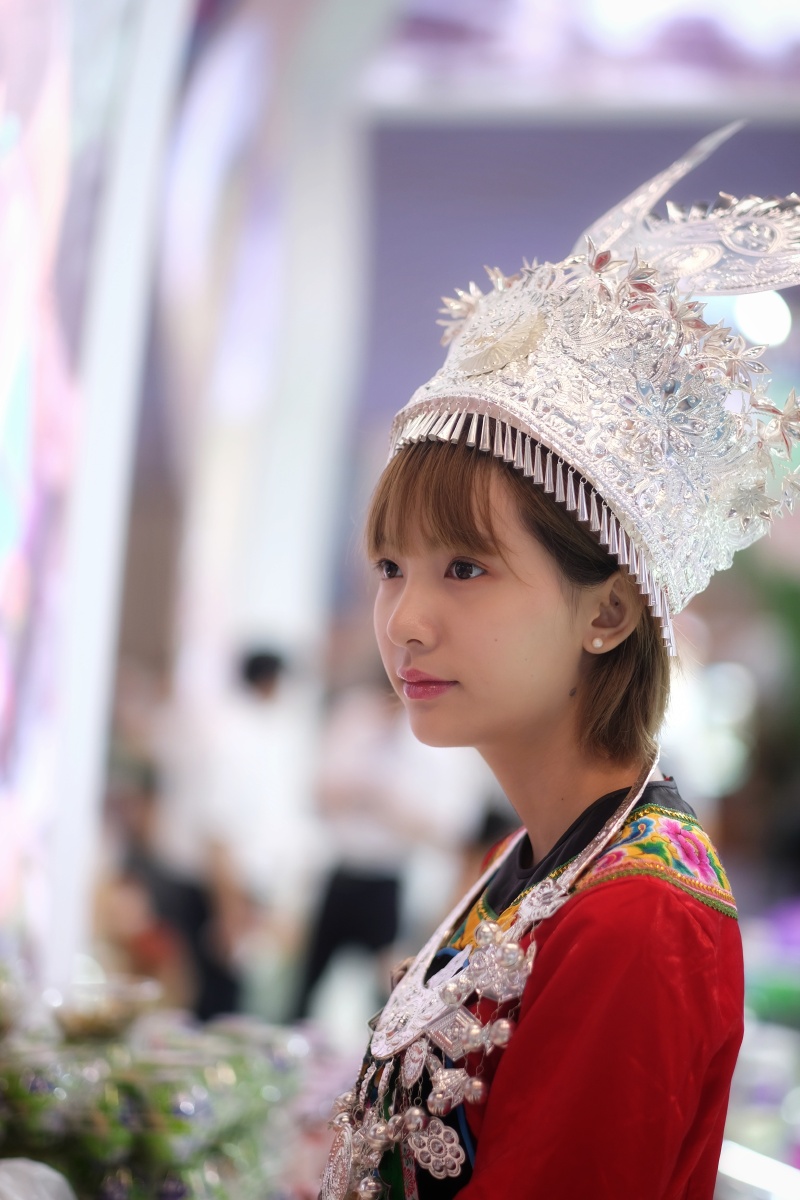 闪亮的苗族服饰重庆