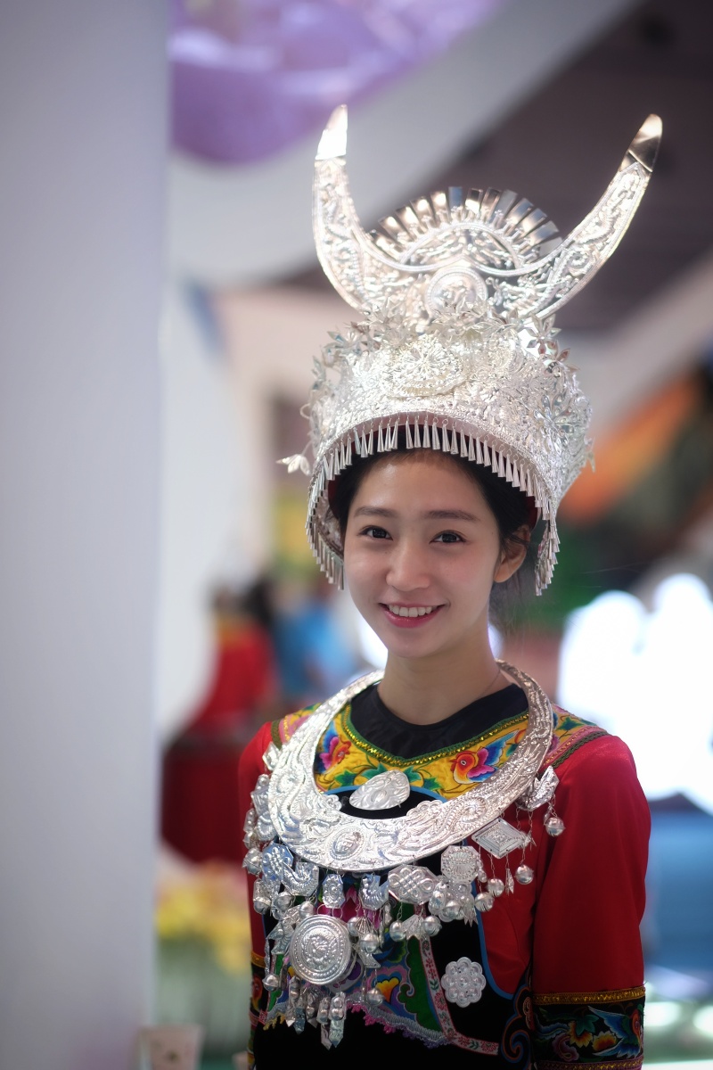 闪亮的苗族服饰重庆