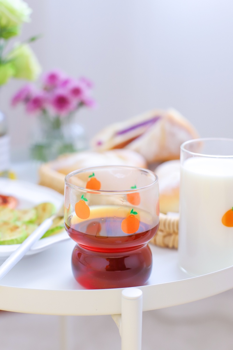 9799早餐打卡day208 | 紫薯芋泥面包,煎西葫芦片,煎虾08,牛奶