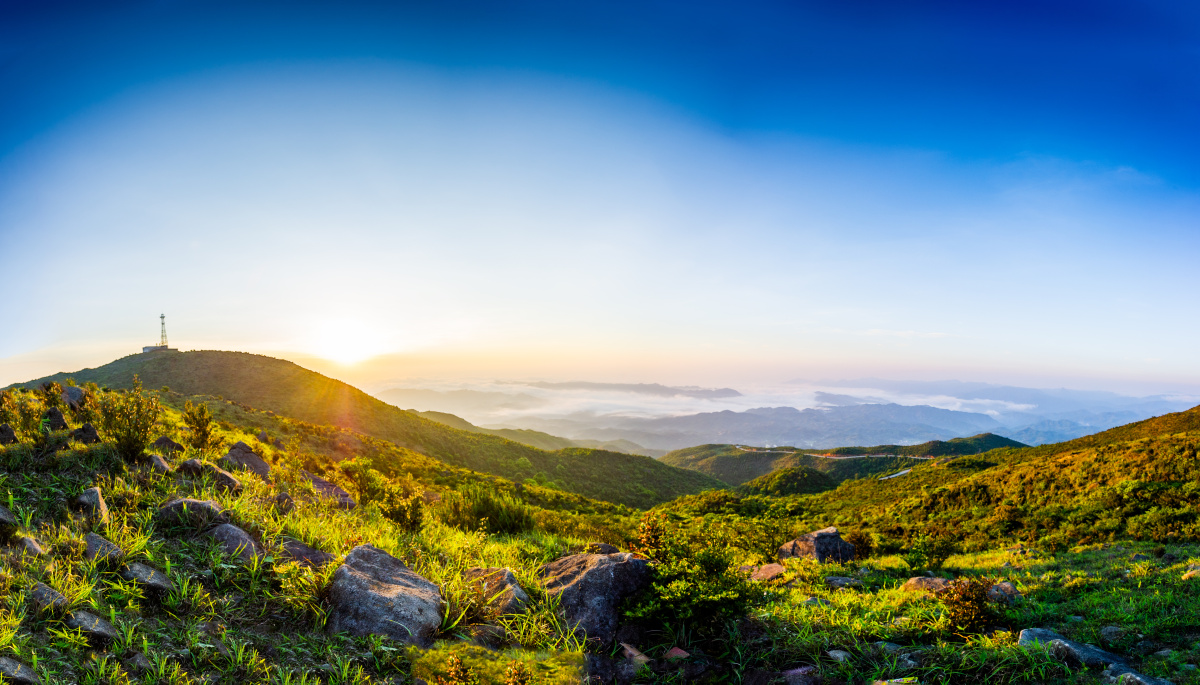 广东省梅州市丰顺县鸿图嶂日出云海美景
