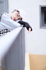 001