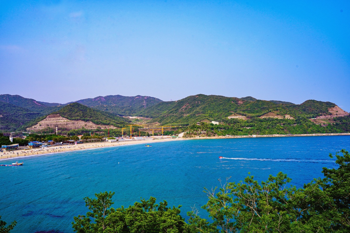 这里是深圳海边没错就是大梅沙小梅沙盐田栈道