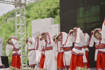 1370313