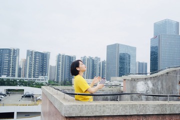 001