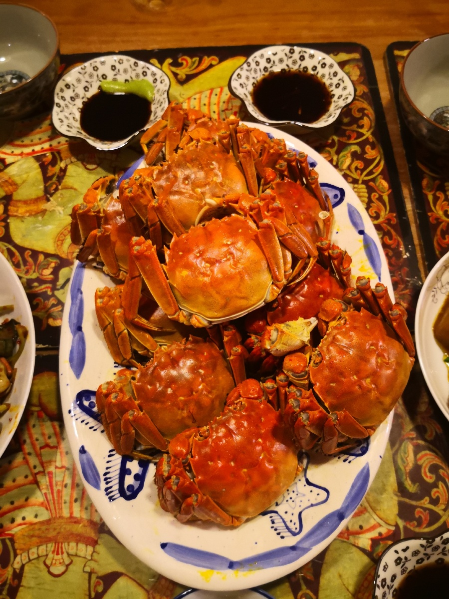 国庆假期在一顿丰盛的晚餐中结束 从小到大有我哥的陪伴我一点也没