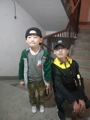 692927