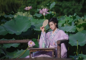 18709