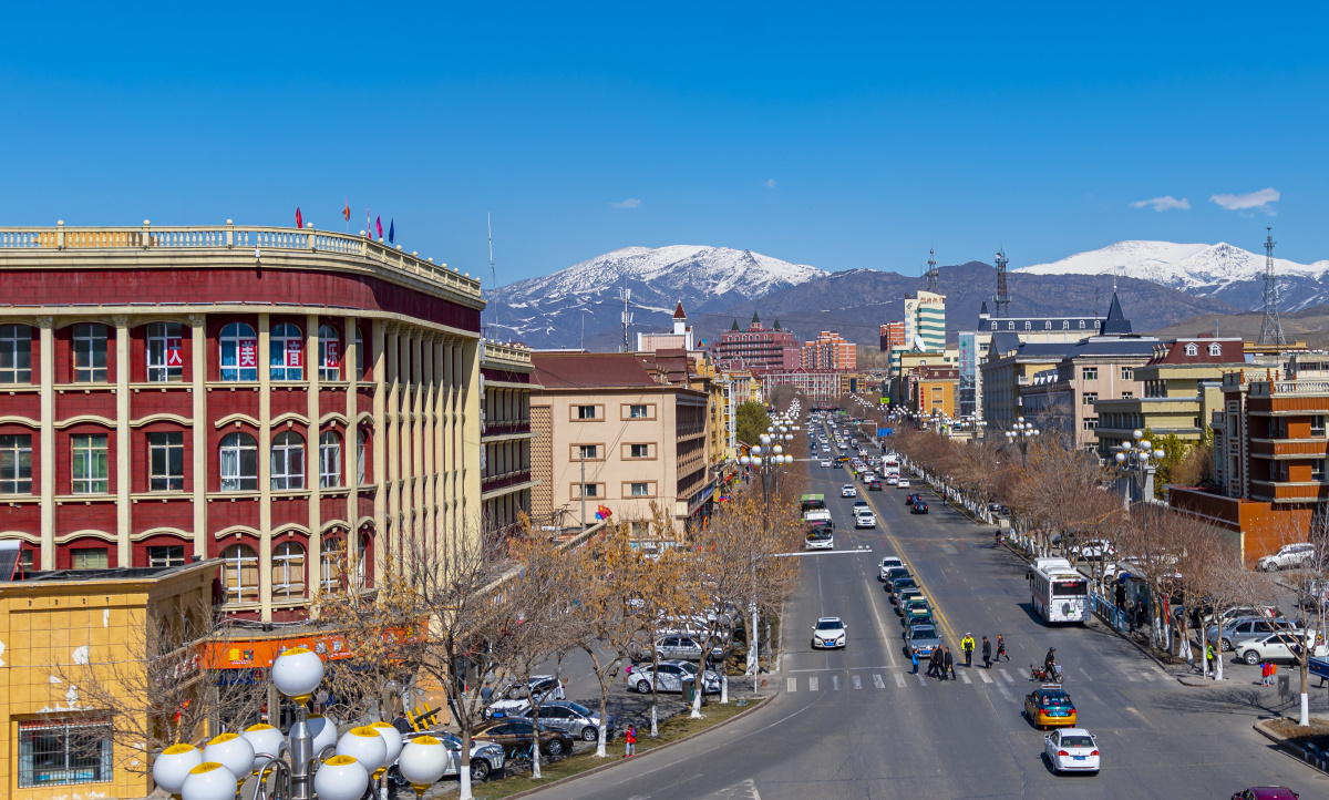 你好阿勒泰系列阿勒泰市街道四季景色