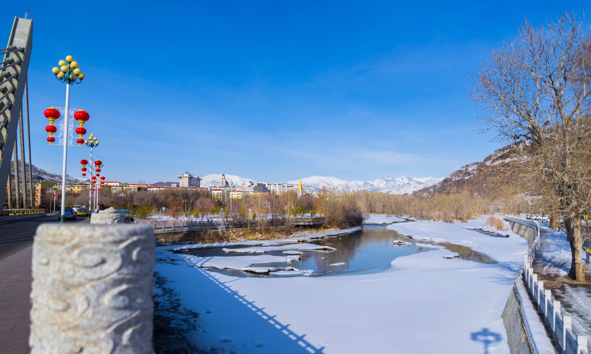 中国雪都61阿勒泰阿勒泰市城市印象克兰河四季