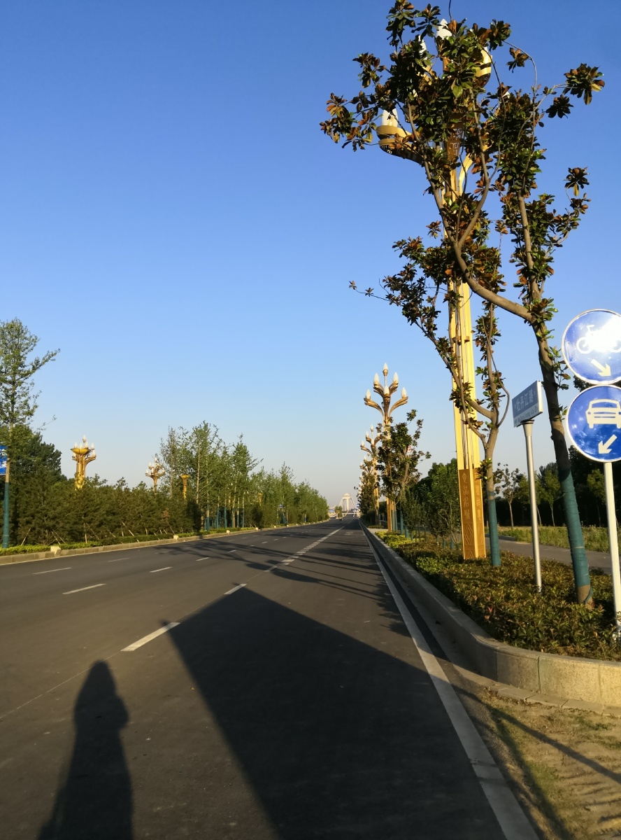 早上六点多的太阳和月亮这个时候的光线是真的好