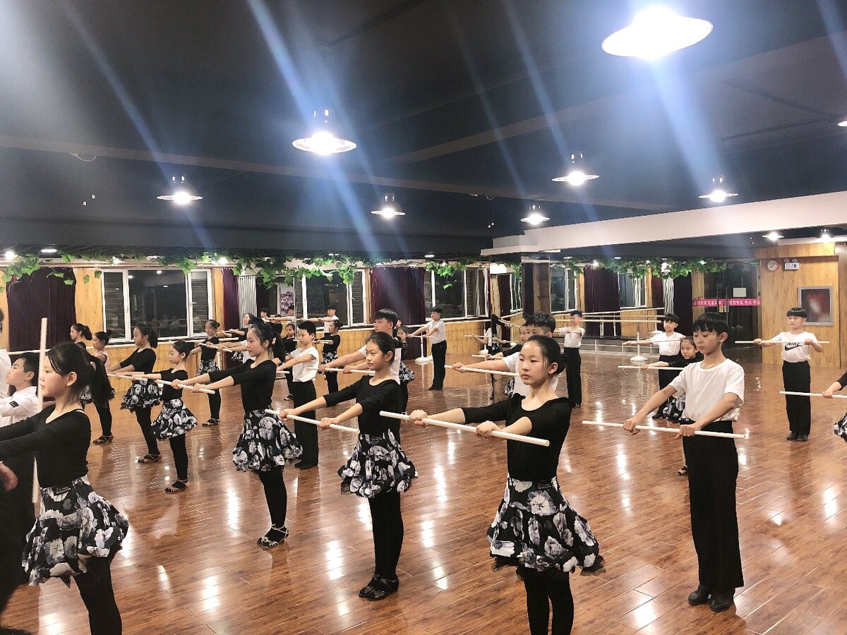 泰国热门舞蹈教学视频,泰国文化氛围也是最适合学习舞蹈的地方