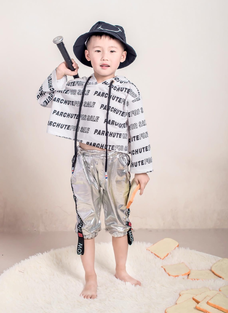 德里赫特身价却连接替补，前四场角逐毫无上场工夫的因由揭秘(德里赫特为什么红牌)