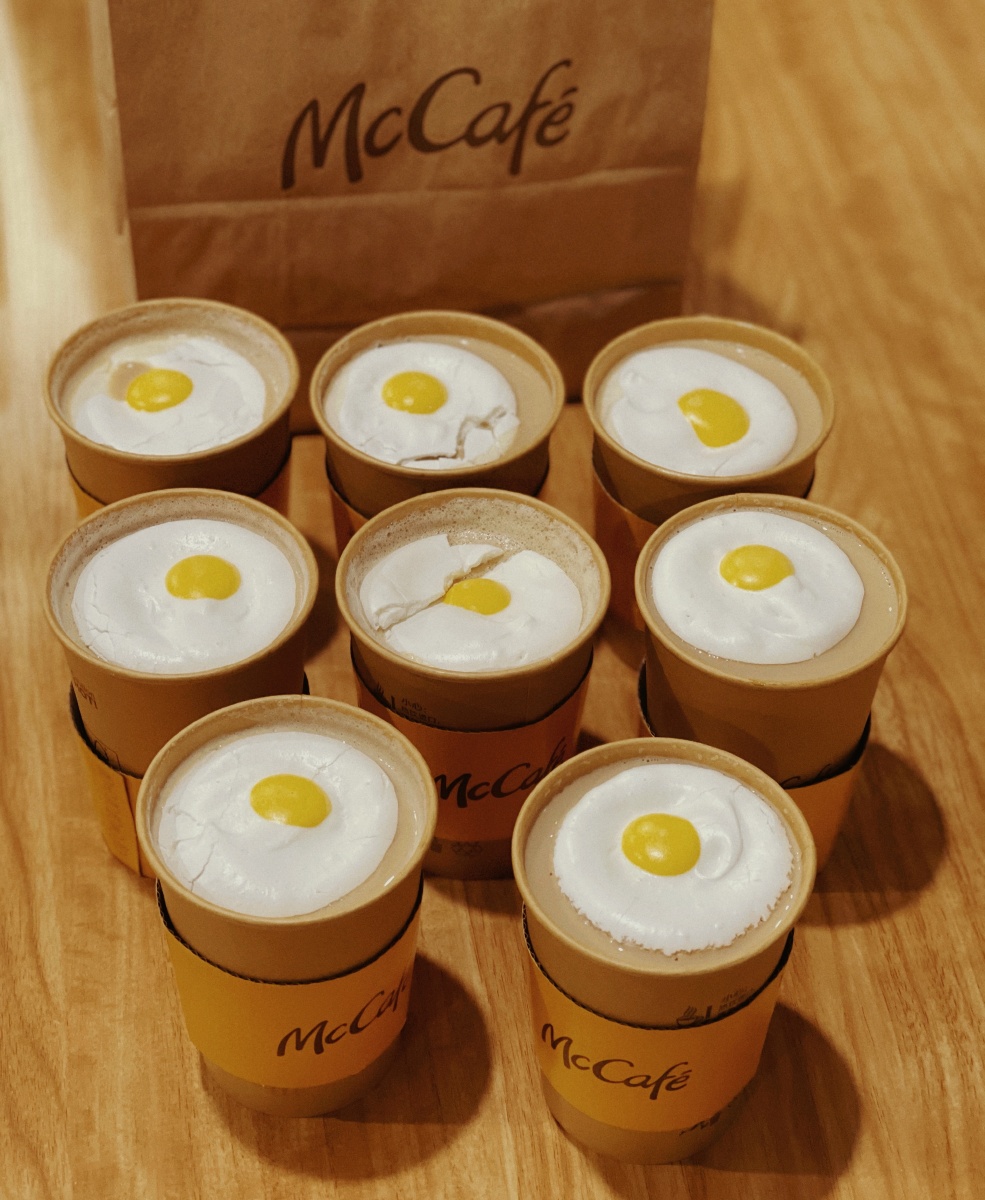 今天拔草网红咖啡麦当劳太阳拿铁