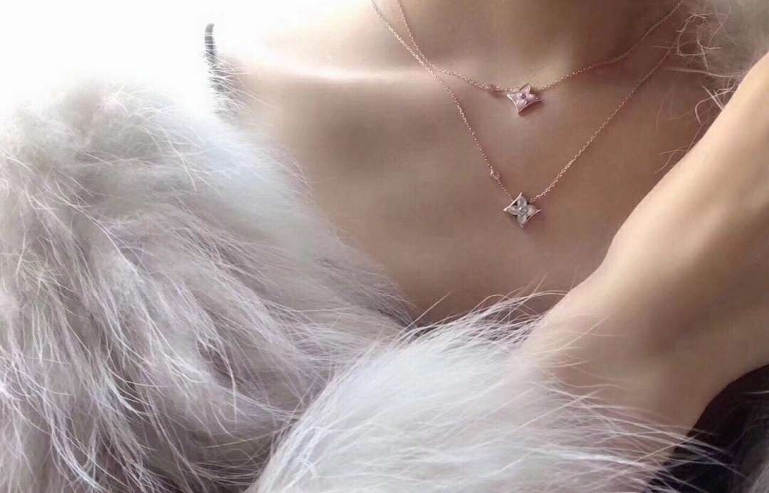 岫玉配什么链子好看
